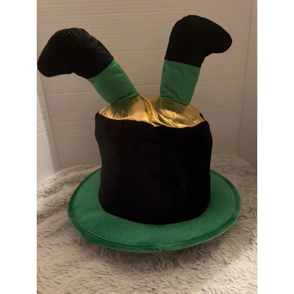 Hans GO! St Patricks Day Leprechaun Legs Top Hat Green Black Gold HTP182442
